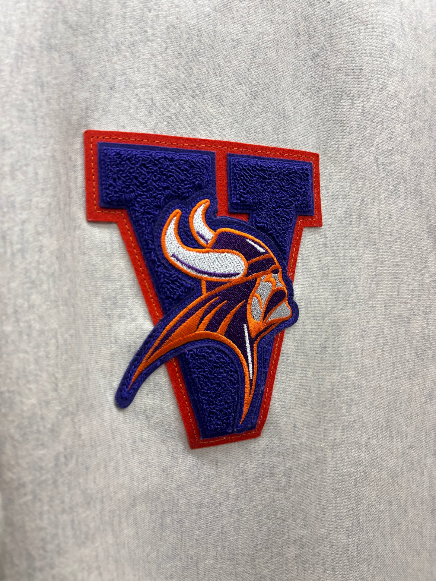 MV SPORT Hand-Sewn Valley Logo Crew